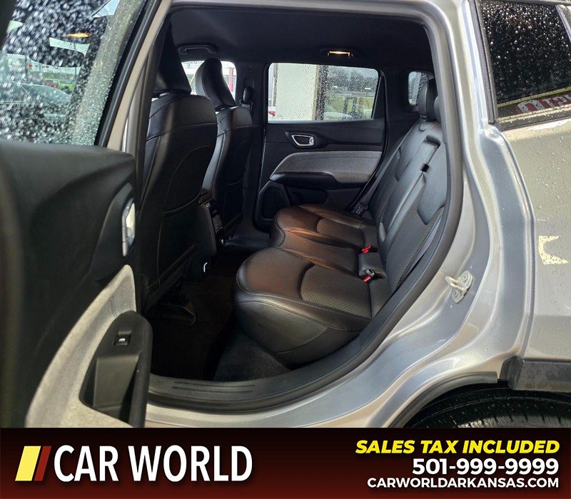 Jeep Compass Vehicle Full-screen Gallery Image 10