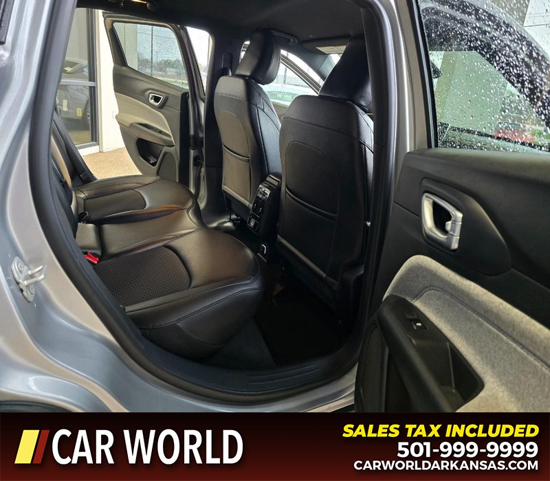 Jeep Compass Vehicle Full-screen Gallery Image 12