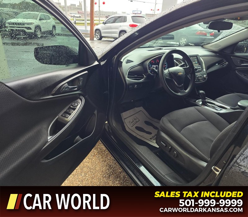 Chevrolet Malibu Vehicle Full-screen Gallery Image 7