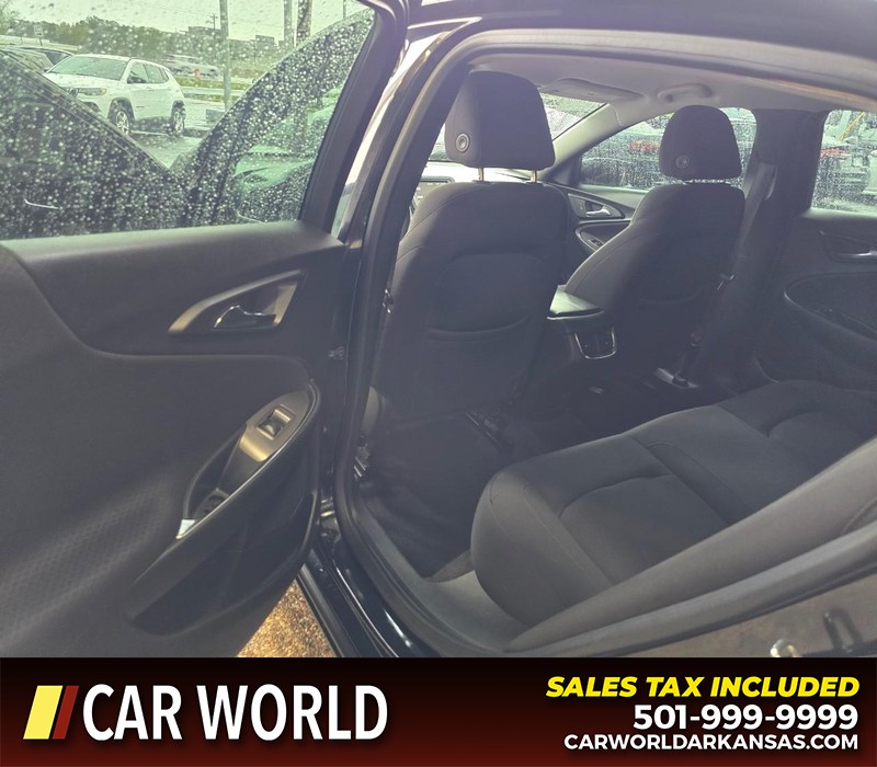 Chevrolet Malibu Vehicle Full-screen Gallery Image 9