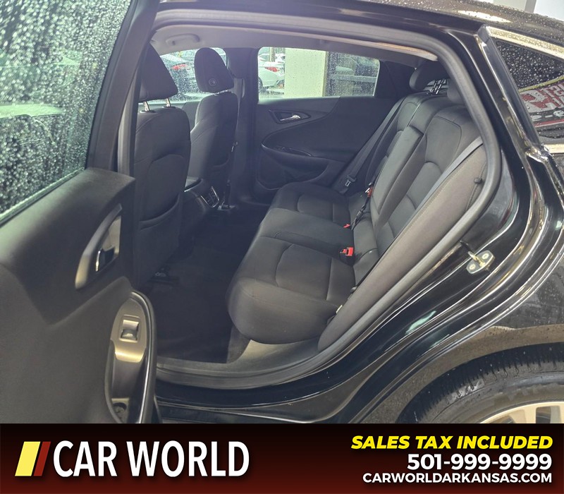 Chevrolet Malibu Vehicle Full-screen Gallery Image 10