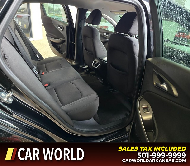 Chevrolet Malibu Vehicle Full-screen Gallery Image 12