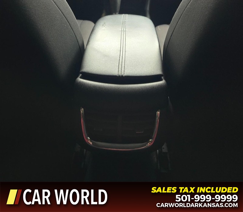 Chevrolet Malibu Vehicle Full-screen Gallery Image 19