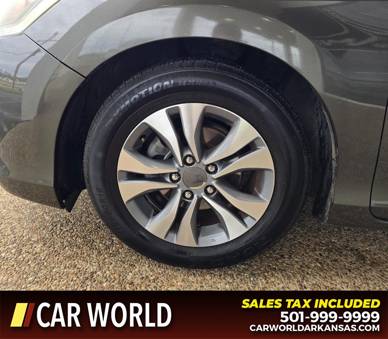 Honda Accord Sedan Vehicle Full-screen Gallery Image 6