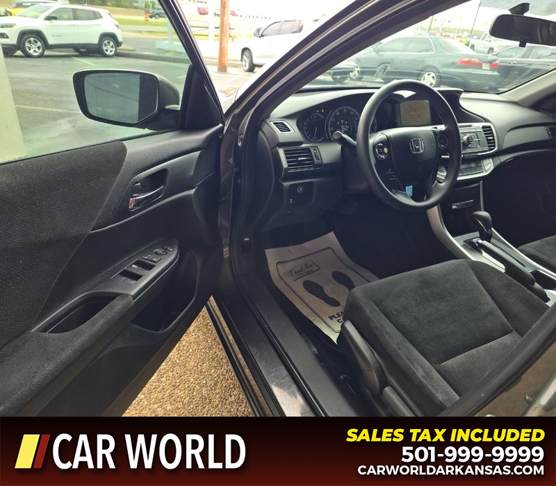 Honda Accord Sedan Vehicle Full-screen Gallery Image 7