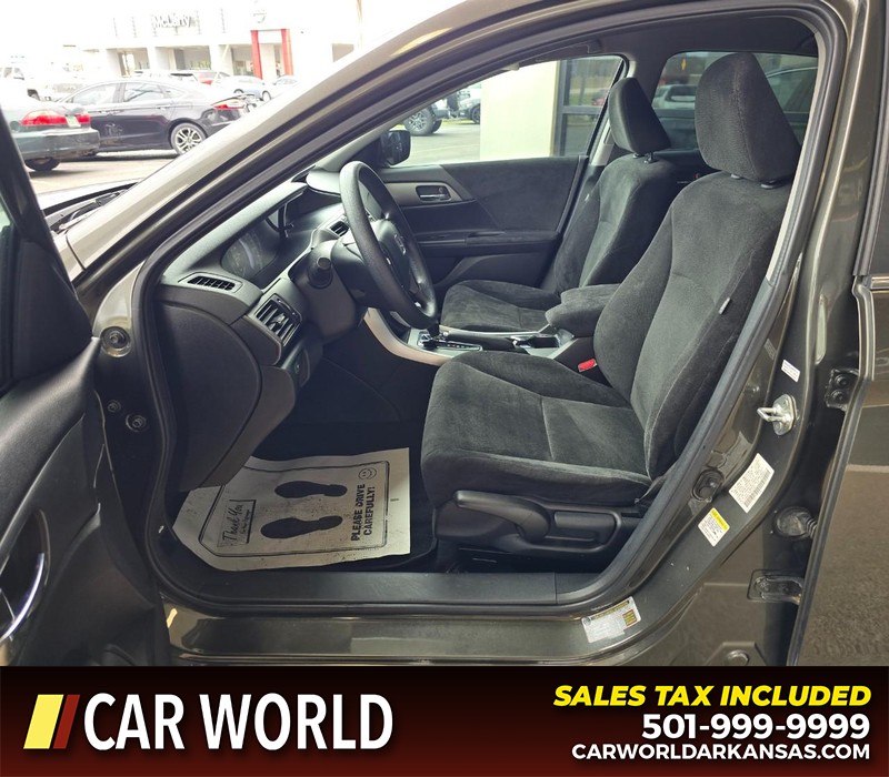 Honda Accord Sedan Vehicle Full-screen Gallery Image 8