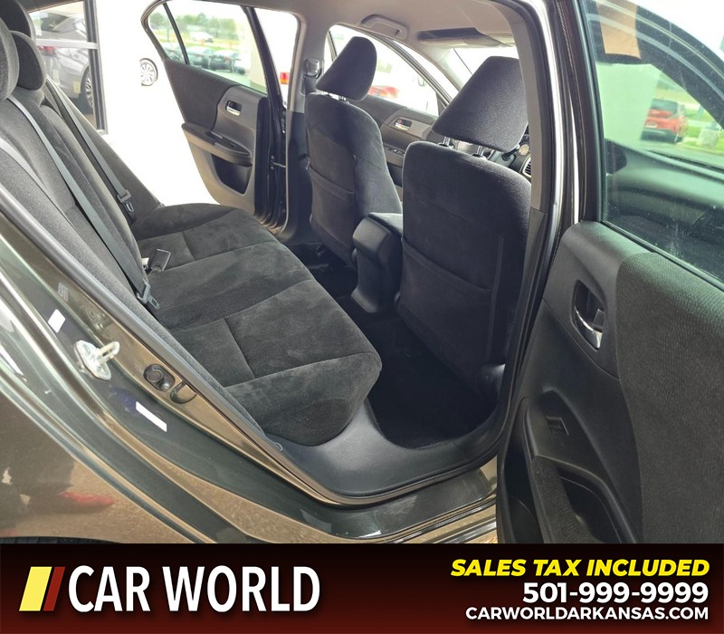 Honda Accord Sedan Vehicle Full-screen Gallery Image 12