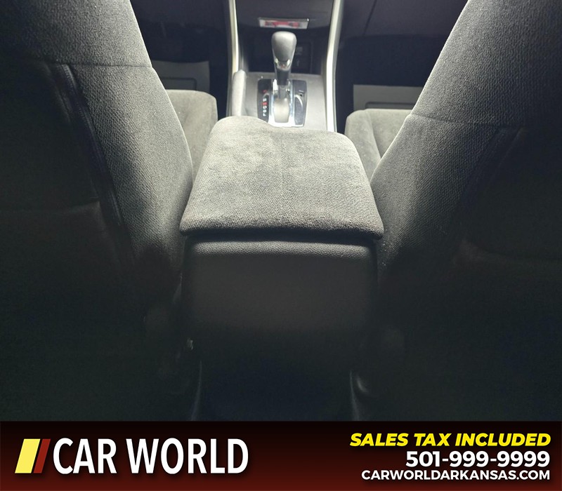 Honda Accord Sedan Vehicle Full-screen Gallery Image 19