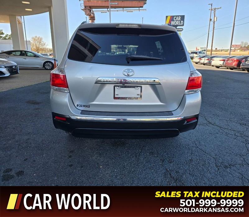 Toyota Highlander Vehicle Full-screen Gallery Image 5