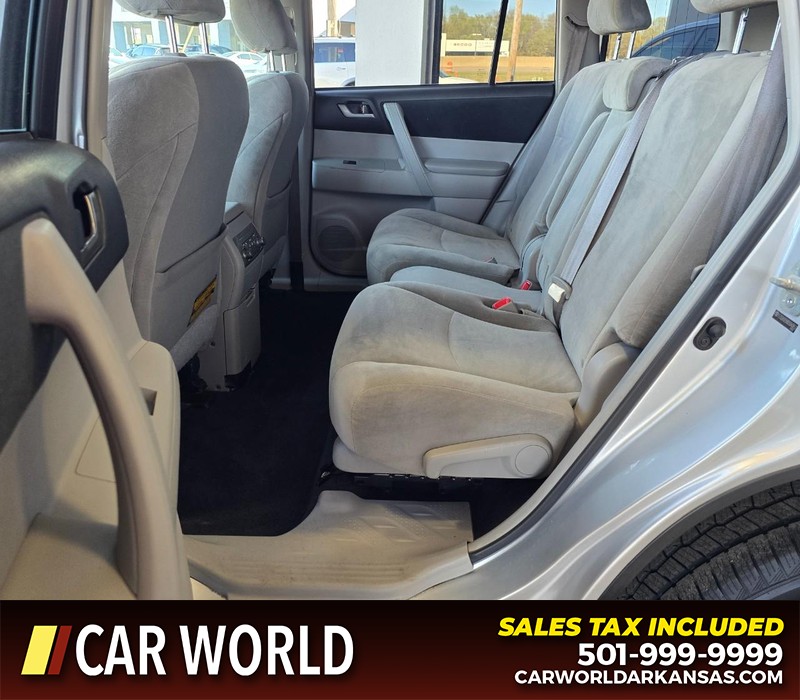 Toyota Highlander Vehicle Full-screen Gallery Image 10