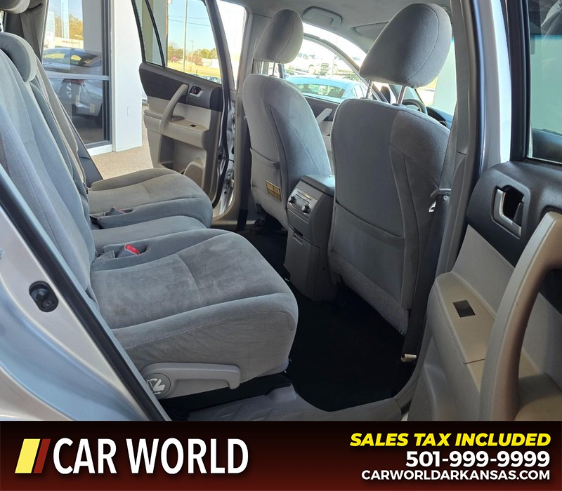 Toyota Highlander Vehicle Full-screen Gallery Image 13