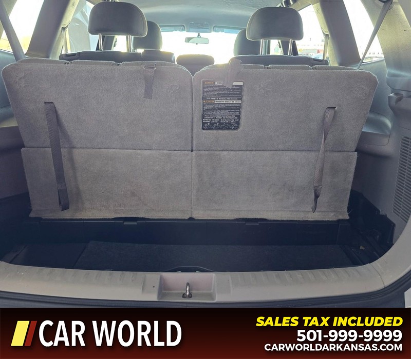 Toyota Highlander Vehicle Full-screen Gallery Image 15