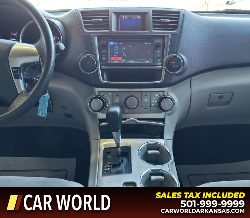 Toyota Highlander Vehicle Full-screen Gallery Image 21