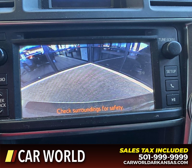Toyota Highlander Vehicle Full-screen Gallery Image 22