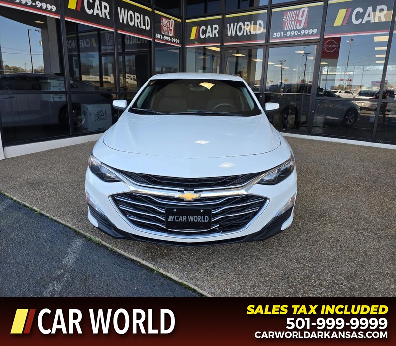 Chevrolet Malibu Vehicle Full-screen Gallery Image 2