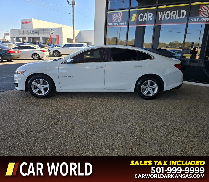 Chevrolet Malibu Vehicle Full-screen Gallery Image 4