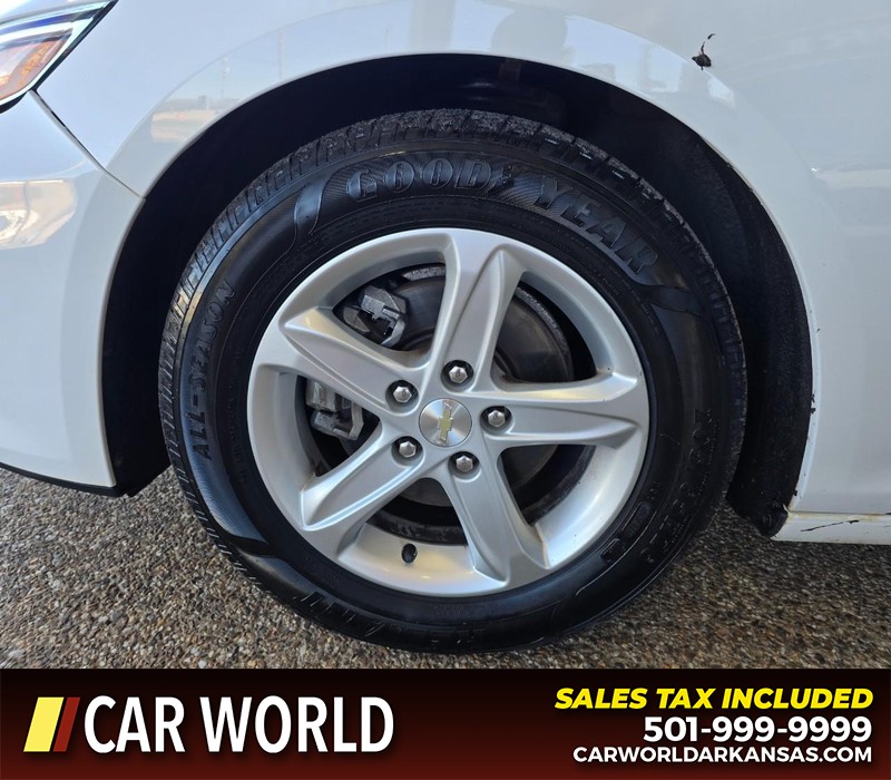 Chevrolet Malibu Vehicle Full-screen Gallery Image 6