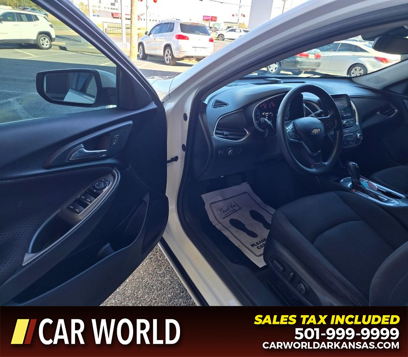 Chevrolet Malibu Vehicle Full-screen Gallery Image 7