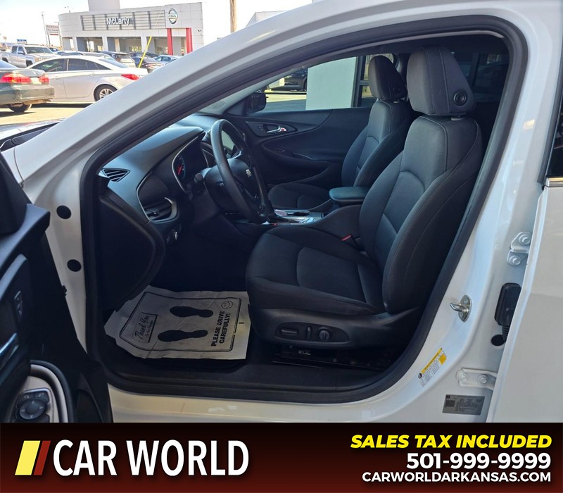 Chevrolet Malibu Vehicle Full-screen Gallery Image 8