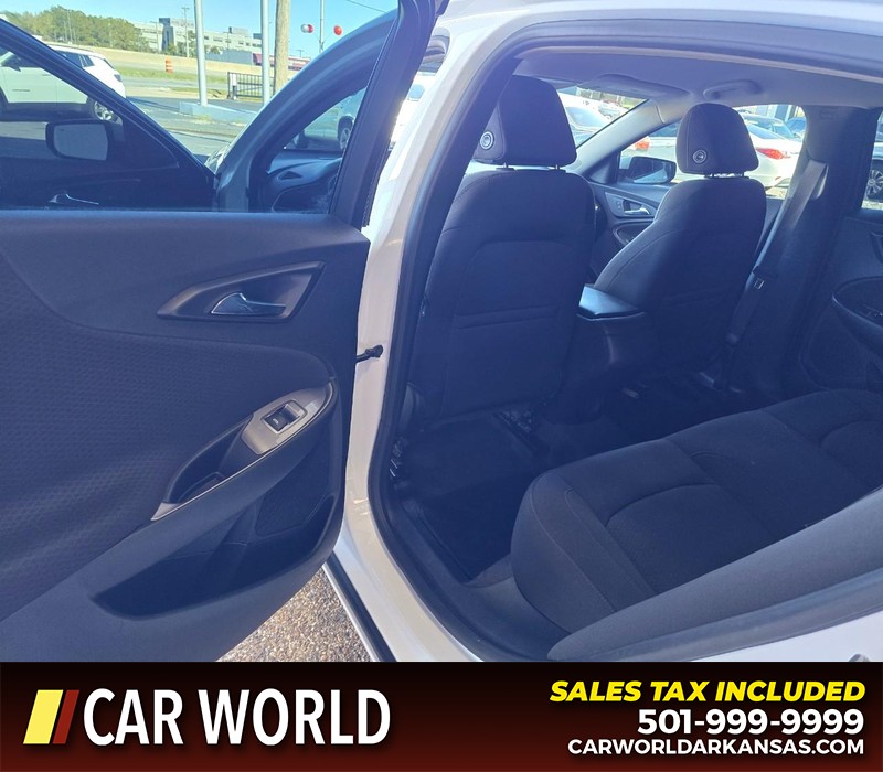 Chevrolet Malibu Vehicle Full-screen Gallery Image 9