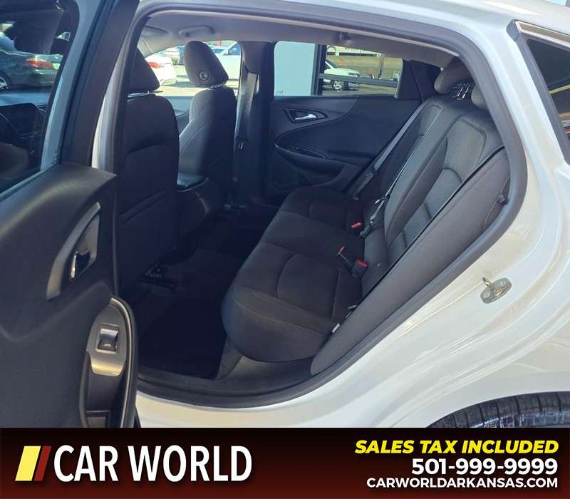 Chevrolet Malibu Vehicle Full-screen Gallery Image 10