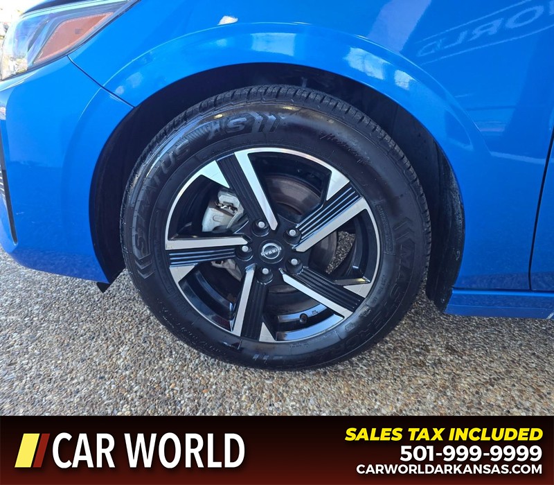 Nissan Sentra Vehicle Full-screen Gallery Image 6