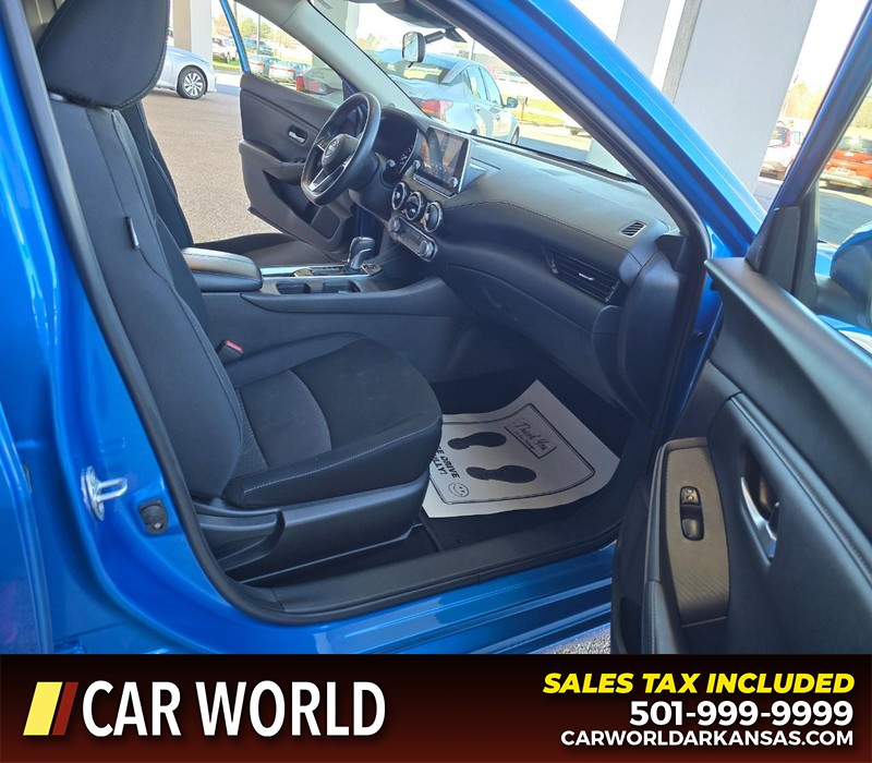 Nissan Sentra Vehicle Full-screen Gallery Image 11