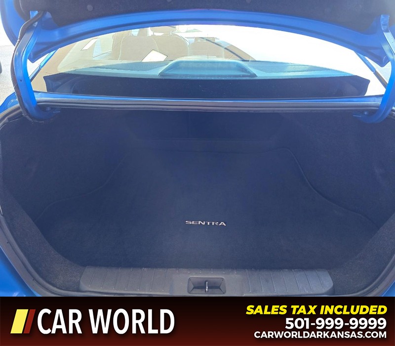 Nissan Sentra Vehicle Full-screen Gallery Image 13