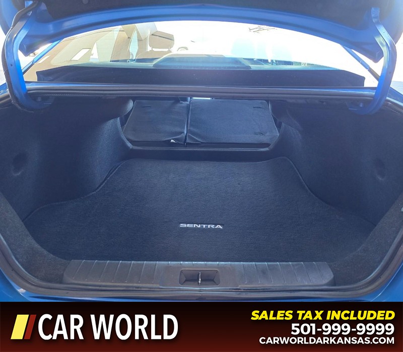 Nissan Sentra Vehicle Full-screen Gallery Image 14