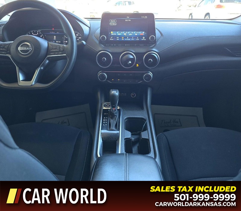 Nissan Sentra Vehicle Full-screen Gallery Image 18