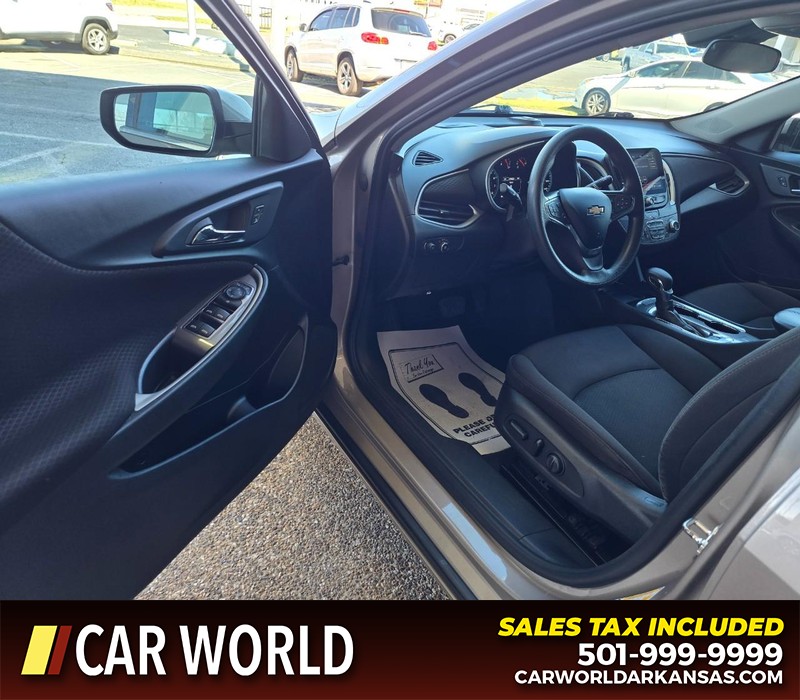 Chevrolet Malibu Vehicle Full-screen Gallery Image 7