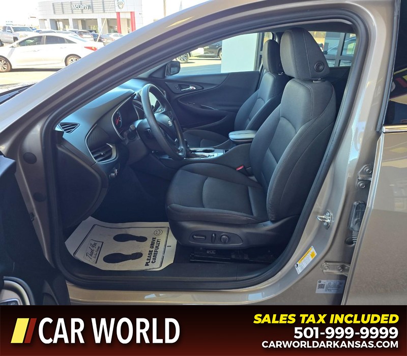 Chevrolet Malibu Vehicle Full-screen Gallery Image 8