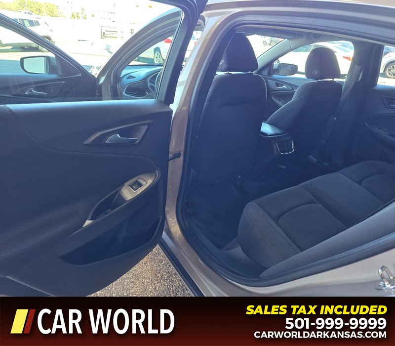 Chevrolet Malibu Vehicle Full-screen Gallery Image 9