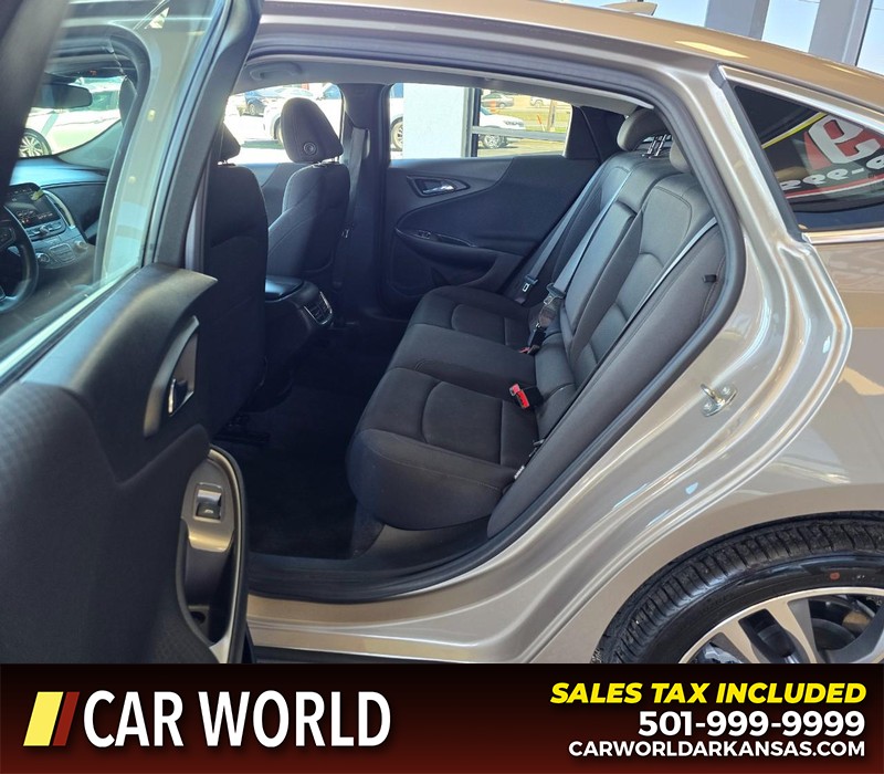 Chevrolet Malibu Vehicle Full-screen Gallery Image 10