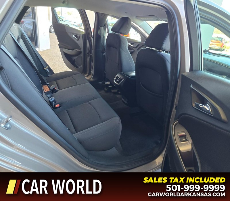 Chevrolet Malibu Vehicle Full-screen Gallery Image 12