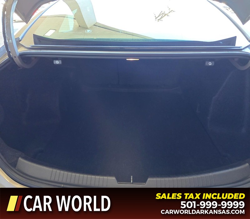 Chevrolet Malibu Vehicle Full-screen Gallery Image 13