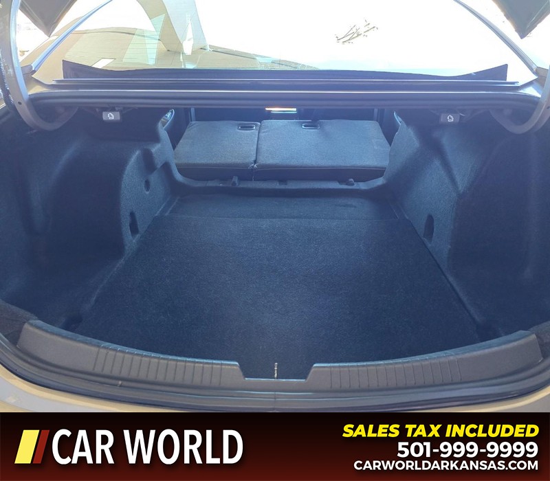 Chevrolet Malibu Vehicle Full-screen Gallery Image 14