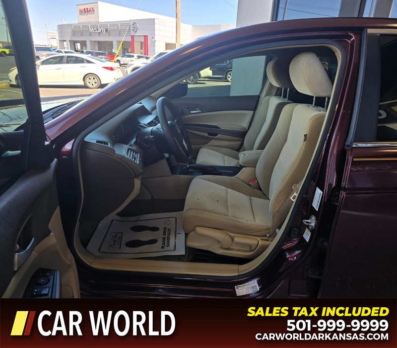 Honda Accord Sedan Vehicle Full-screen Gallery Image 8