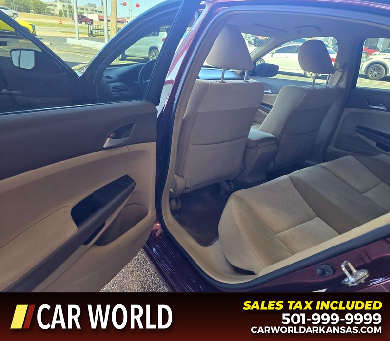 Honda Accord Sedan Vehicle Full-screen Gallery Image 9