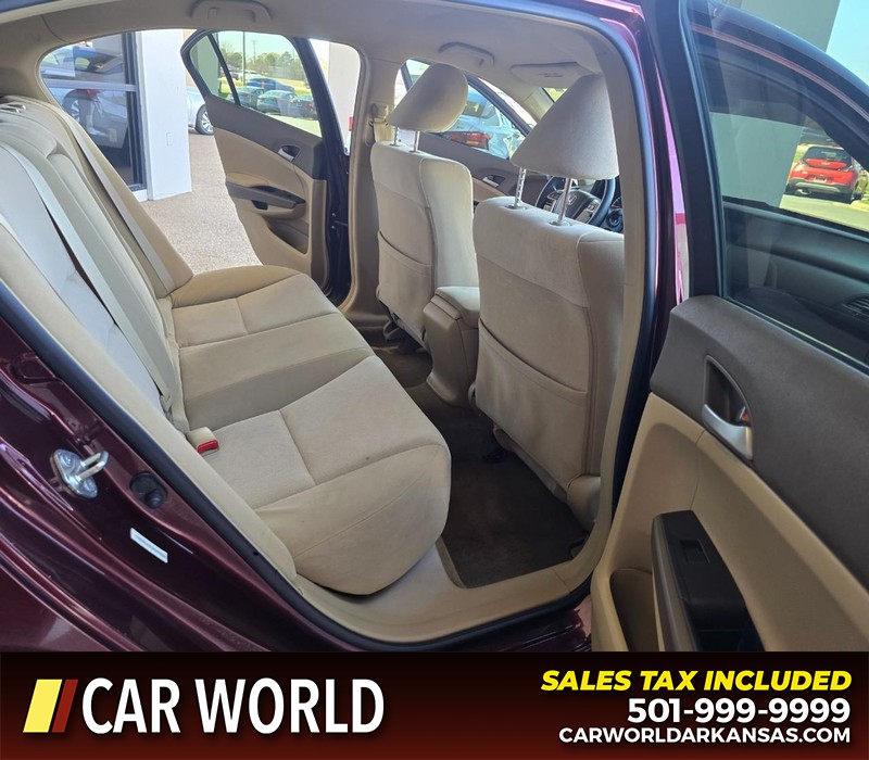 Honda Accord Sedan Vehicle Full-screen Gallery Image 12