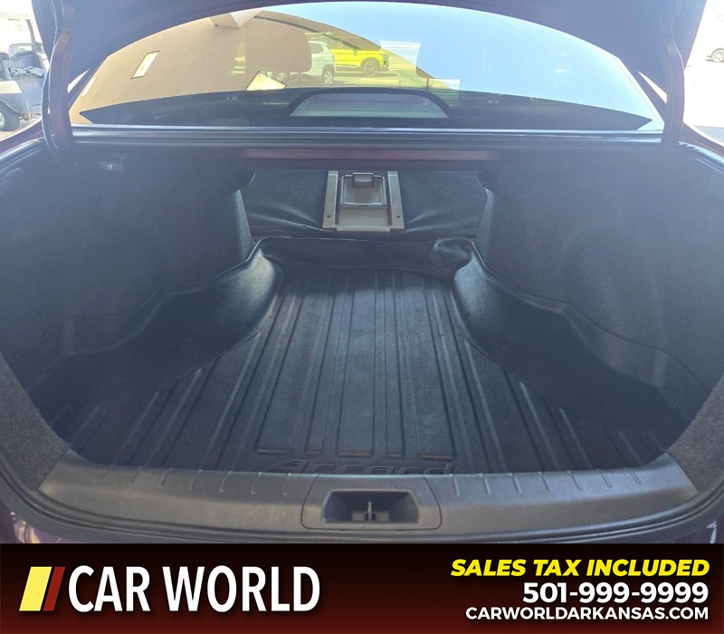 Honda Accord Sedan Vehicle Full-screen Gallery Image 14