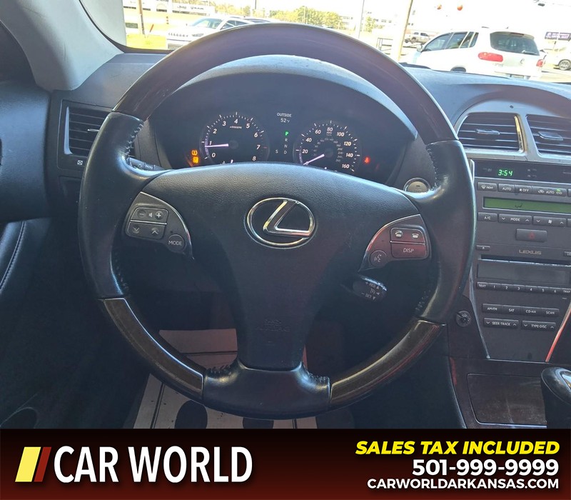 Lexus ES 350 Vehicle Full-screen Gallery Image 14