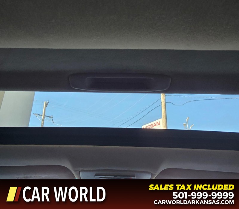 Lexus ES 350 Vehicle Full-screen Gallery Image 18