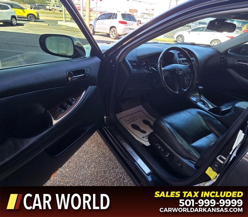 Lexus ES 350 Vehicle Full-screen Gallery Image 25