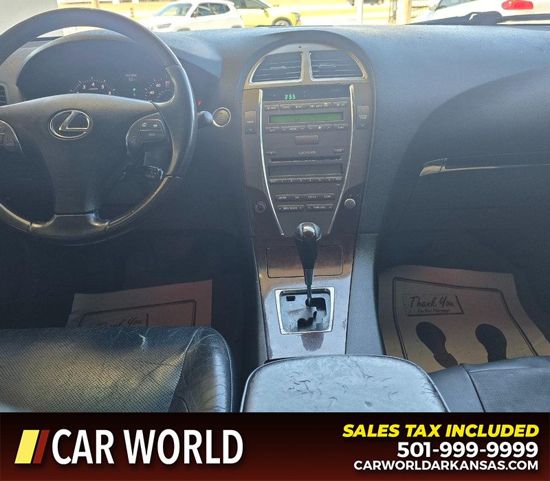 Lexus ES 350 Vehicle Full-screen Gallery Image 35