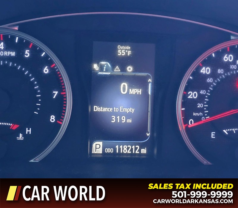 Toyota Camry Vehicle Full-screen Gallery Image 16