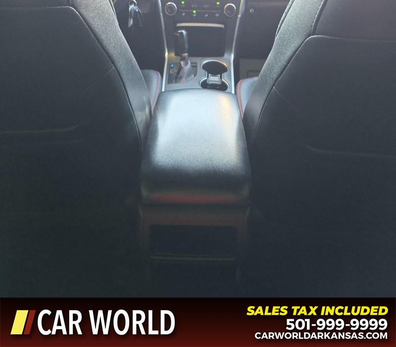 Toyota Camry Vehicle Full-screen Gallery Image 19