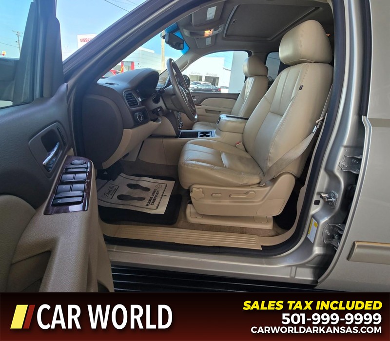 Chevrolet Suburban Vehicle Full-screen Gallery Image 8