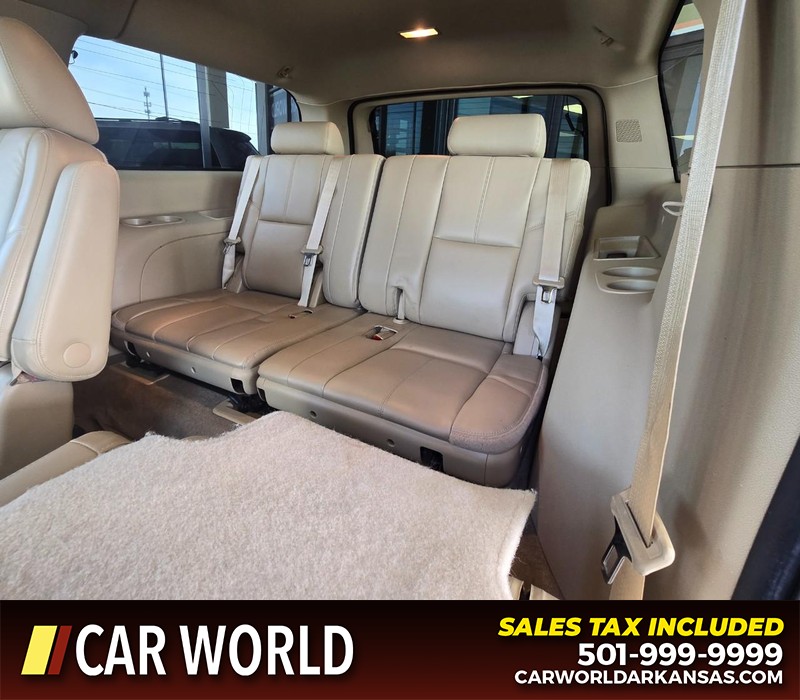 Chevrolet Suburban Vehicle Full-screen Gallery Image 11