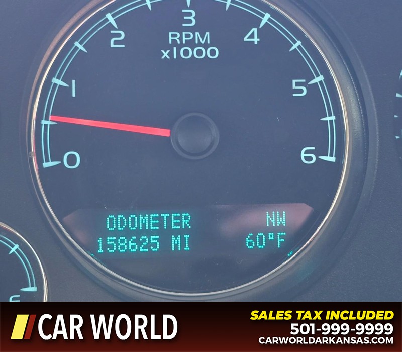 Chevrolet Suburban Vehicle Full-screen Gallery Image 19